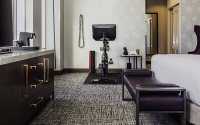 H Hotel Los Angeles, Curio Collection by Hilton
