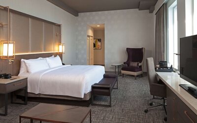 H Hotel Los Angeles, Curio Collection by Hilton
