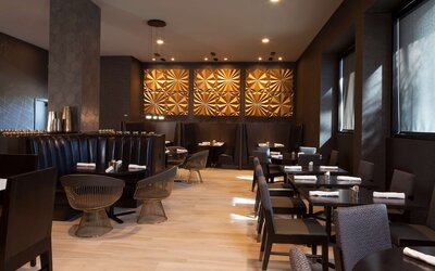 H Hotel Los Angeles, Curio Collection by Hilton