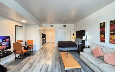 Melrose Rooftop Boutique Residences