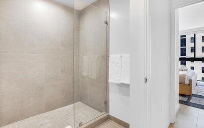 Brand-New Luxury 1BR  - Rooftop pool