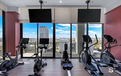 Brand-New Luxury 1BR  - Rooftop pool