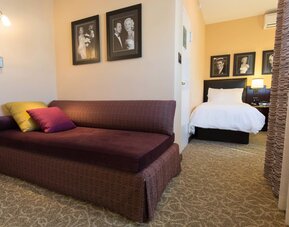 Washington Square Hotel