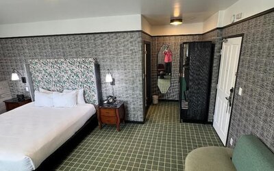 The Hollywood Franklin Hotel near Universal Studios