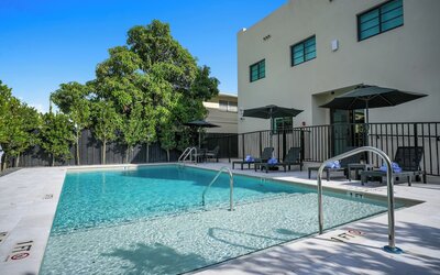 Prestige Retreat by Renzzi