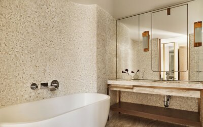 Four Seasons Hotel New York Downtown