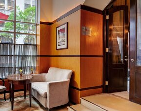 Hotel Giraffe by Library Hotel Collection