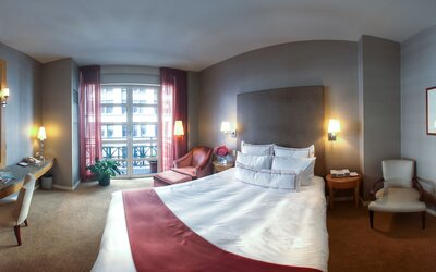 Hotel Giraffe by Library Hotel Collection