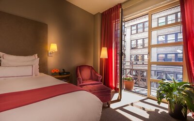Hotel Giraffe by Library Hotel Collection