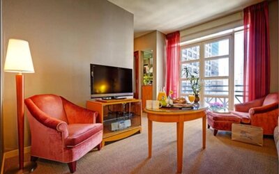 Hotel Giraffe by Library Hotel Collection
