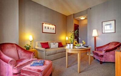 Hotel Giraffe by Library Hotel Collection