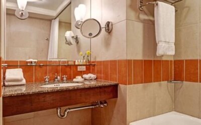 Hotel Giraffe by Library Hotel Collection