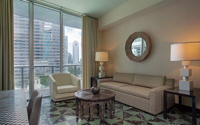 W Miami