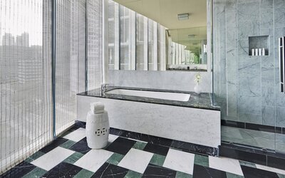W Miami