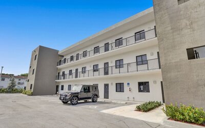 Renzzi Wynwood Apartments