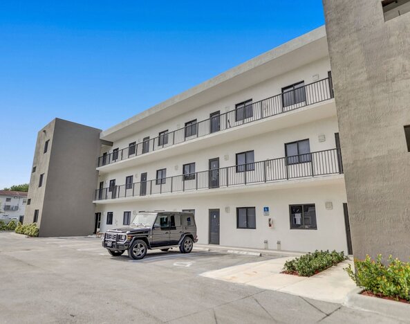 Renzzi Wynwood Apartments