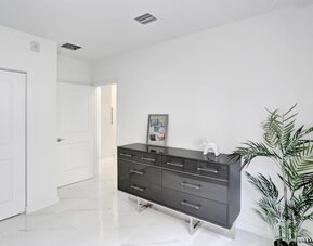 Renzzi Wynwood Apartments