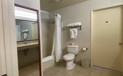 Ramada by Wyndham Los Angeles/Koreatown West