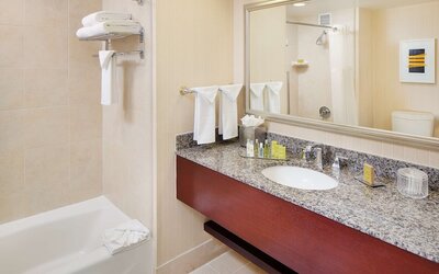 DoubleTree by Hilton Los Angeles - Commerce