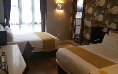 NobleDEN Hotel