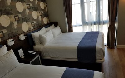 NobleDEN Hotel