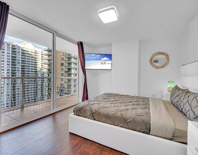 The Club At Brickell Bay Voila Rentals