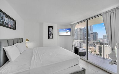 The Club At Brickell Bay Voila Rentals