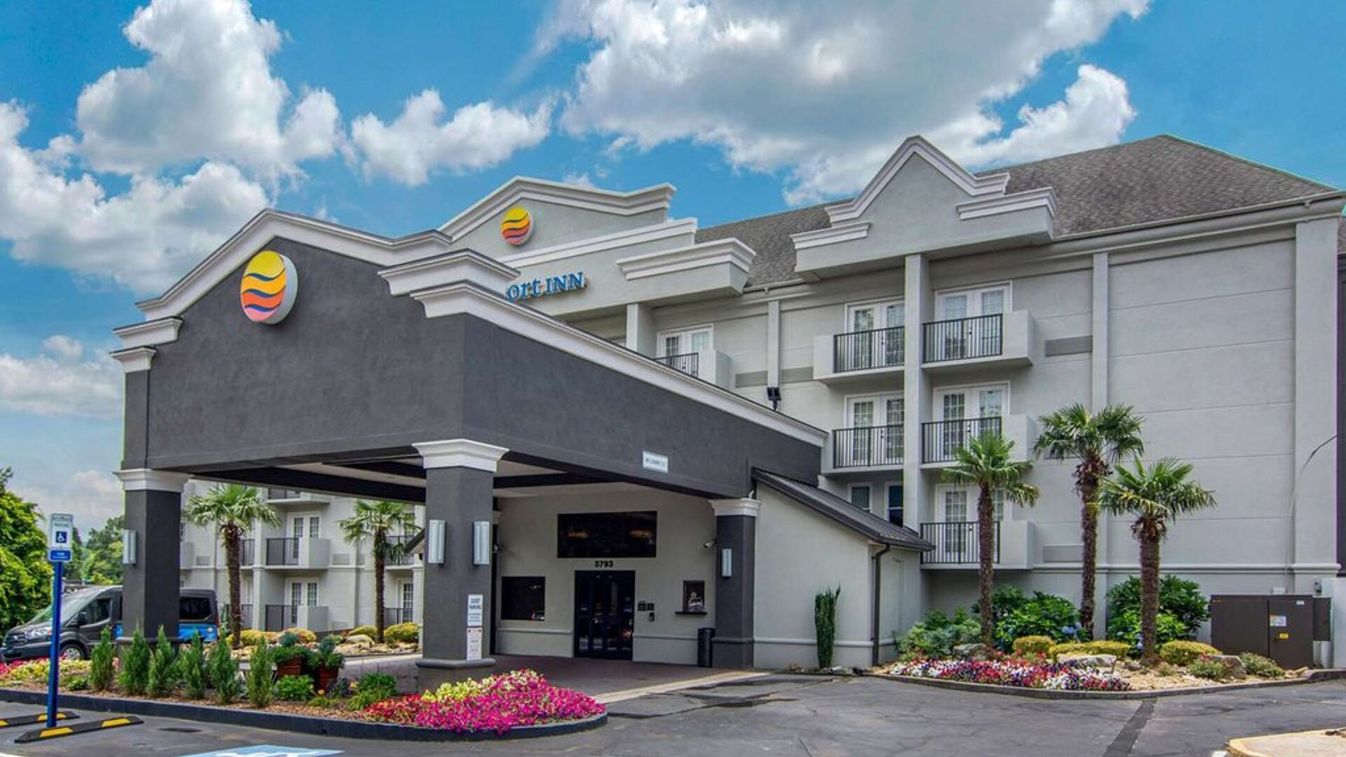 Hotel exterior at Comfort Inn Sandy Springs - Perimeter.