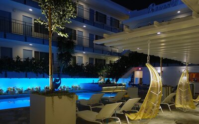 Beverly Laurel Hotel at West Hollywood