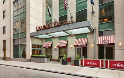 DoubleTree by Hilton New York Downtown
