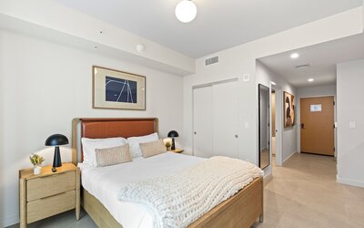 Prime Downtown w Skyline View