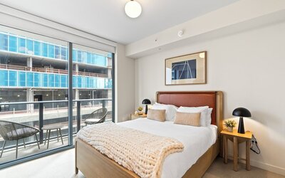Prime Downtown w Skyline View