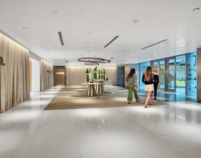 RS Suites - The AKA Residence