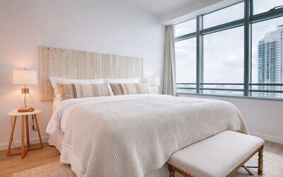 RS Suites - The AKA Residence