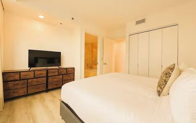 RS Suites - The AKA Residence
