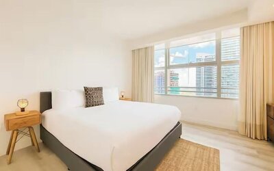 RS Suites - The AKA Residence