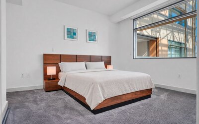 RS Suites - The AKA Residence