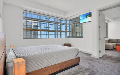 RS Suites - The AKA Residence