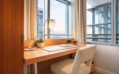 RS Suites - The AKA Residence