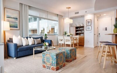 RS Suites - The AKA Residence