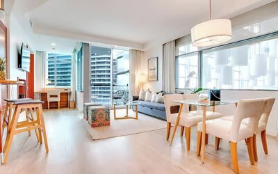 RS Suites - The AKA Residence
