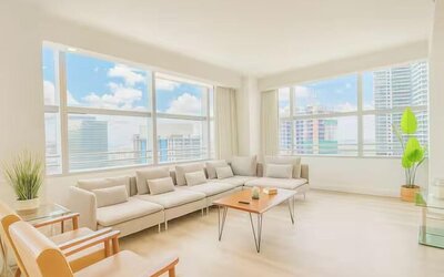 RS Suites - The AKA Residence