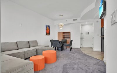 RS Suites - The AKA Residence