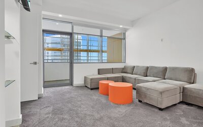 RS Suites - The AKA Residence