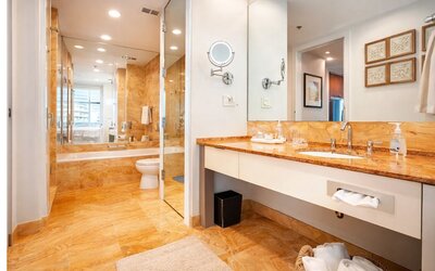 RS Suites - The AKA Residence