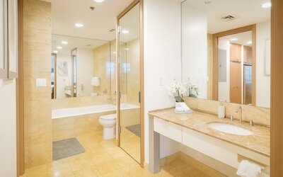 RS Suites - The AKA Residence
