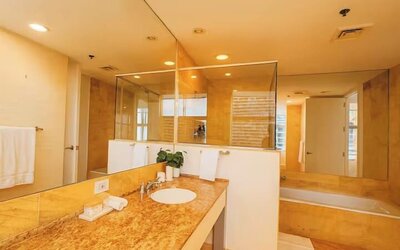 RS Suites - The AKA Residence