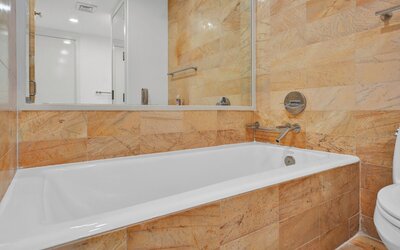 RS Suites - The AKA Residence