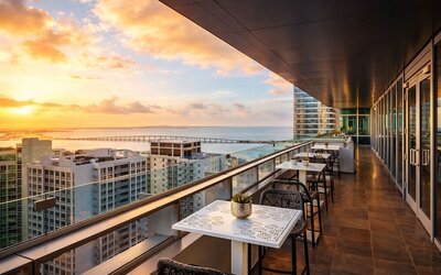 RS Suites - The AKA Residence