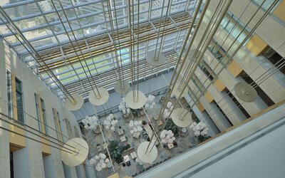 RS Suites - The AKA Residence